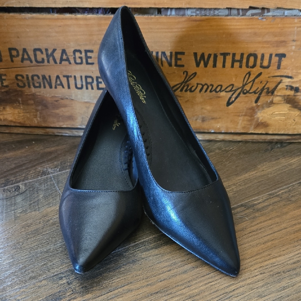 Pointed Toe Black Women's Flats - Classic Slip-On Loafers